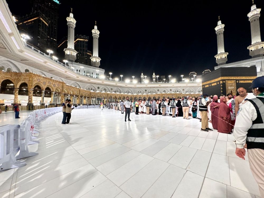 الكشافة السعودية تجسد معاني العطاء في ليلة ختم القرآن بالحرم المكي