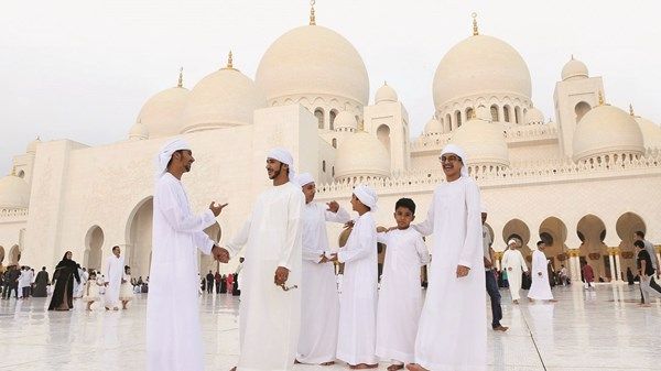 عيد الفطر.. يوم فرح وسعادة