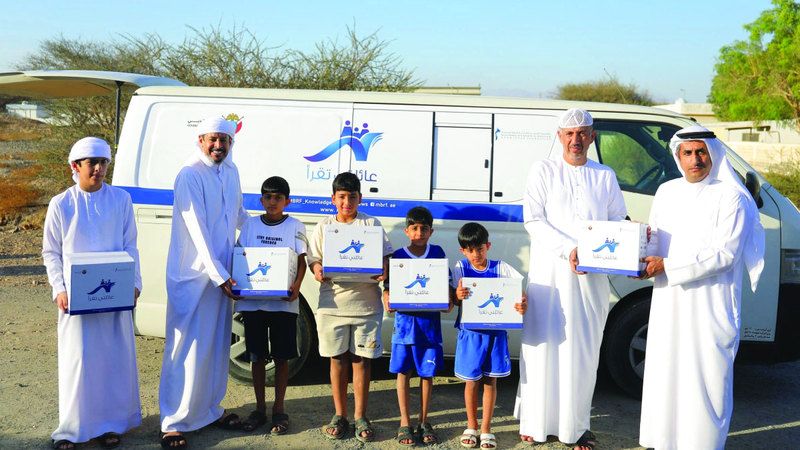 الامارات | «محمد بن راشد للمعرفة» توزِّع 50 ألف كتاب تحت مظلة «عائلتي تقرأ»