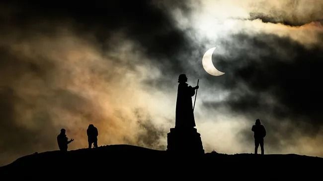 تكنولوجيا: شاهد أول كسوف شمسى فى عام 2025 حول العالم.. صور