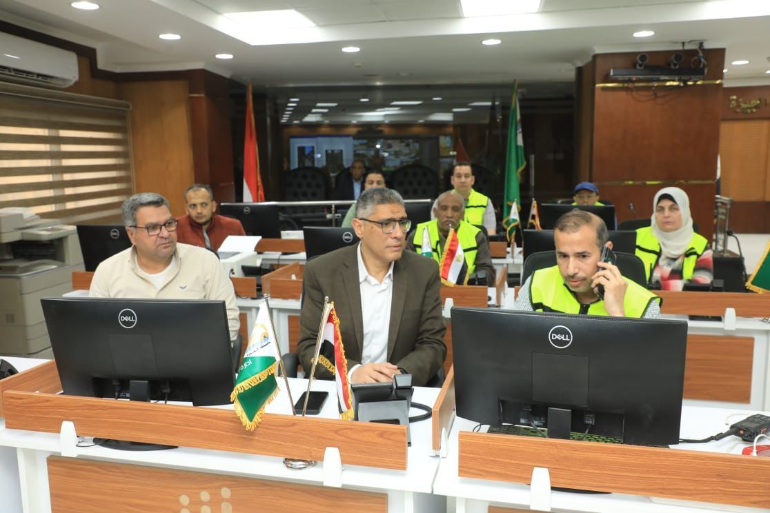 محافظ الجيزة يكلف برفع المخلفات وإزالة حالة بناء مخالف بأوسيم وكرداسة