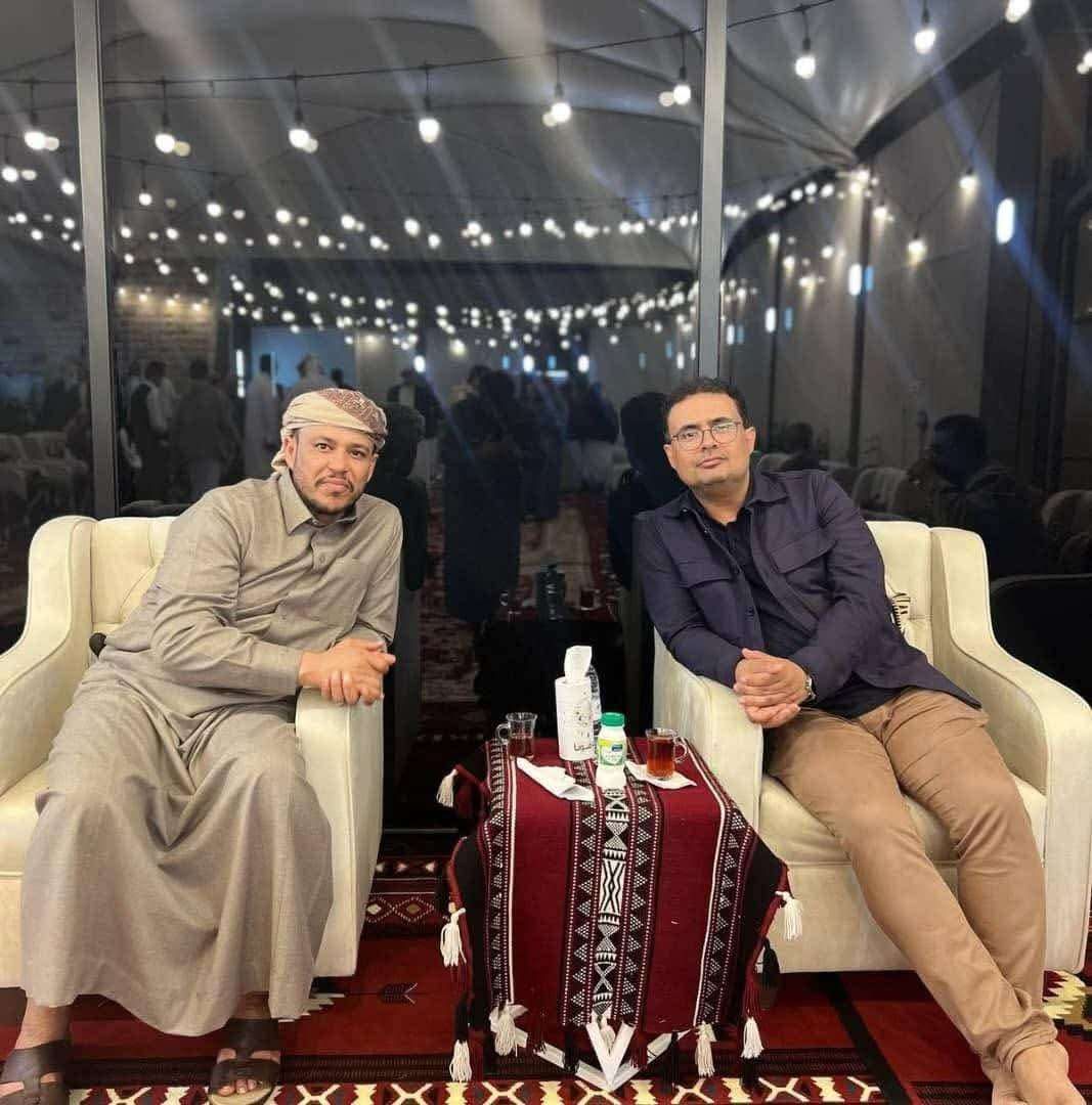 بعد اثارته للجدل.. اول ظهور لمروان الغفوري بجانب عبدالله العليمي