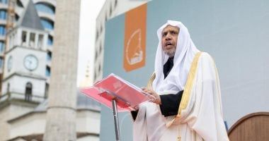 الأمين العام لرابطة العالم الإسلامي يُلقي خطبةَ عيد الفطر في أكبر جوامع ألبانيا ومنطقة البلقان