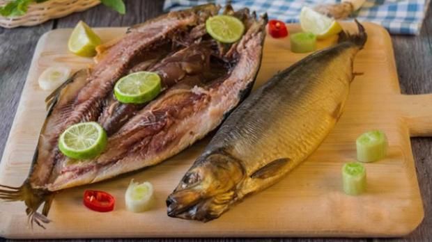 أضرار الإفراط في تناول الأسماك المملحة.. مخاطر صحية متعددة