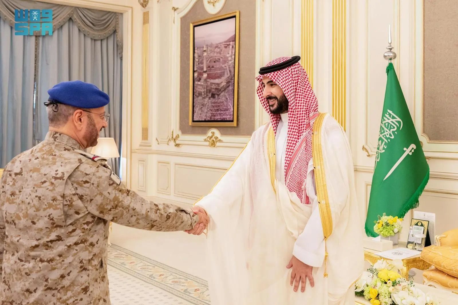 وزير الدفاع يستقبل قادة وزارة الدفاع للتهنئة بعيد الفطر