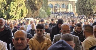 رغم إجراءات الاحتلال.. 120 ألفا يؤدون صلاة عيد الفطر فى المسجد الأقصى