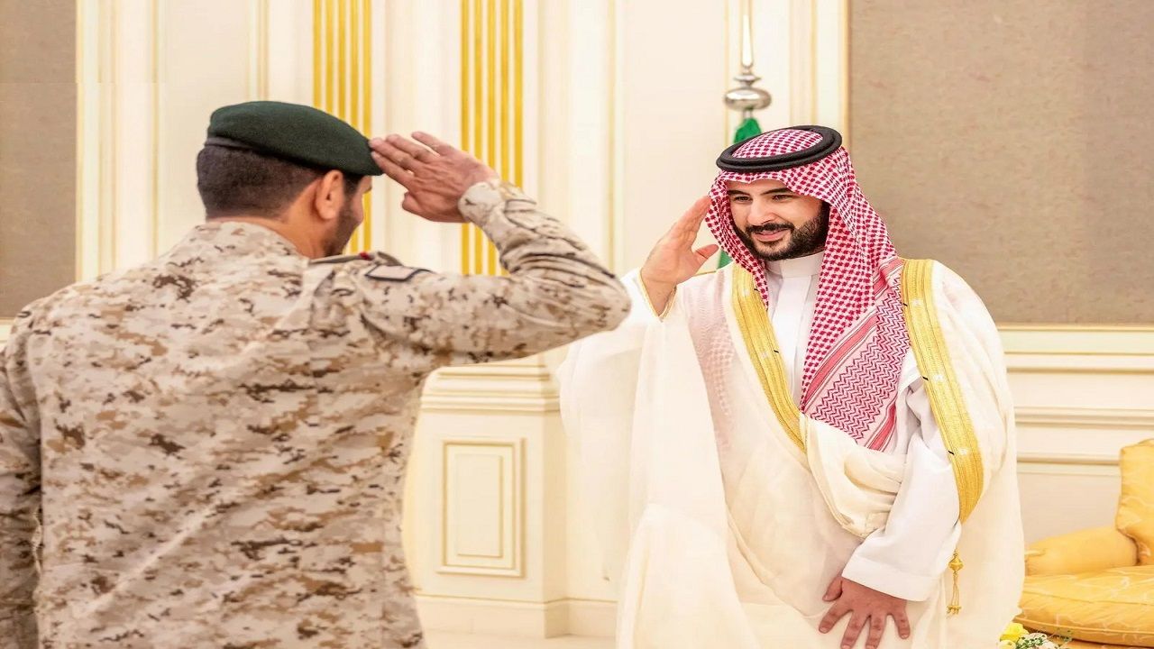 وزير الدفاع يستقبل قادة وزارة الدفاع للتهنئة بعيد الفطر