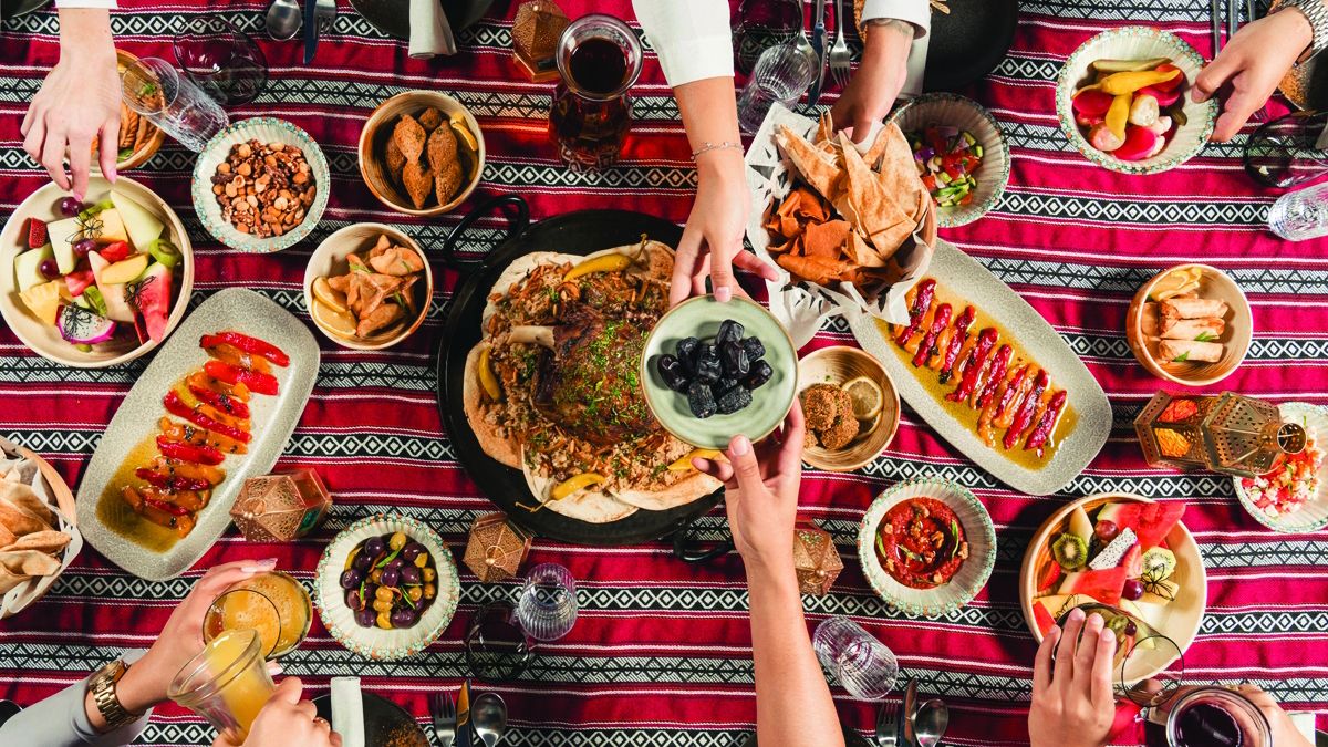 الامارات | أطباء يحذرون من «صدم المعدة» لتعويض فترة الصيام