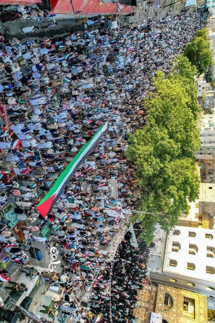 بالصور .. هكذا بدت مدينة تعز في أول ايام عيد الفطر المبارك