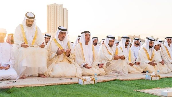 حاكم رأس الخيمة يؤدي صلاة عيد الفطر بمصلى العيد الكبير في خزام