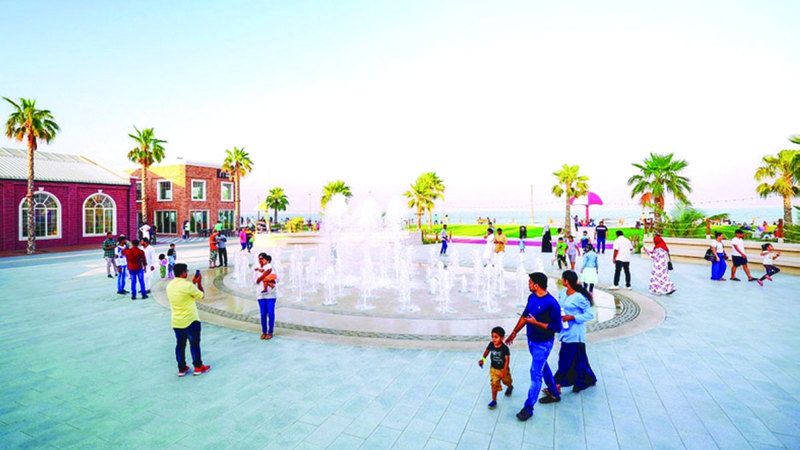 الامارات | معزوفات وألعاب نارية خلال العيد بالفجيرة