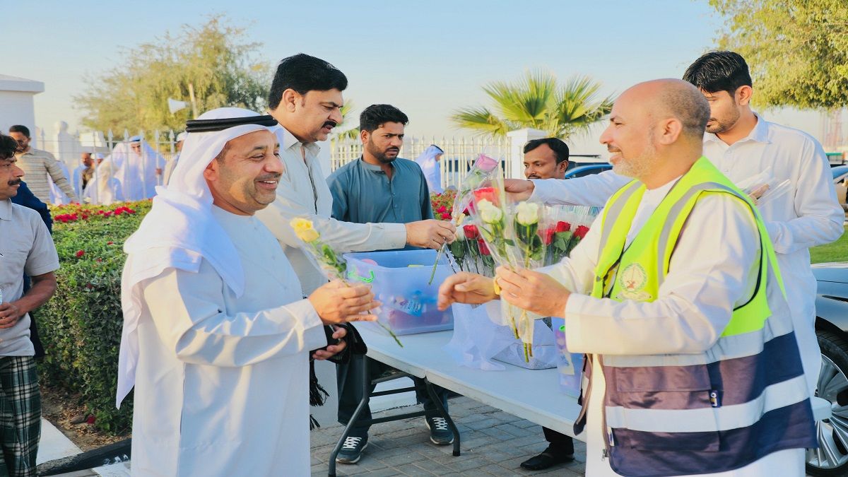 الامارات | ورود وهدايا تنشر بهجة العيد