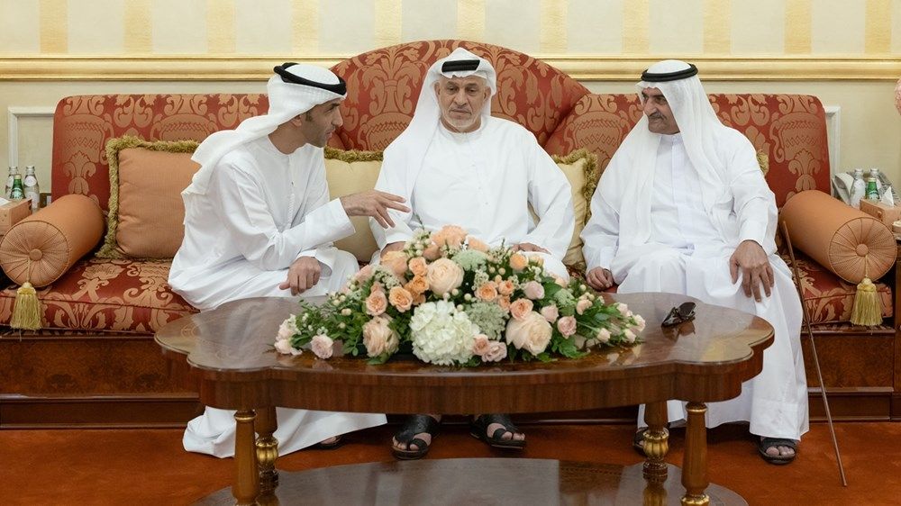 حمد الشرقي يستقبل المهنئين بعيد الفطر بحضور ولي عهد الفجيرة