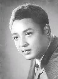 شاهد بالصورة والفيديو.. لحن في فيلم الممثل المصري إسماعيل يس تحول إلى أشهر نشيد وطني في السودان.. تعرف على القصة كاملة