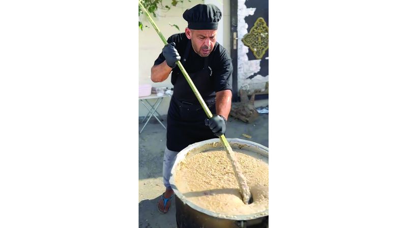 الامارات | «العوبد».. مائدة إفطار بـ 7 قدور على الحطب