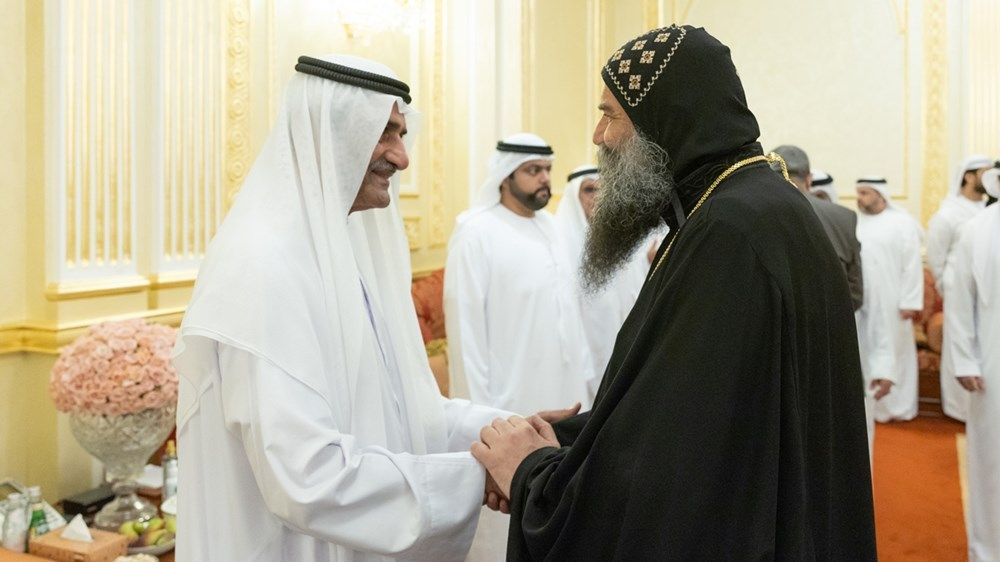 حمد الشرقي يستقبل المهنئين بعيد الفطر بحضور ولي عهد الفجيرة