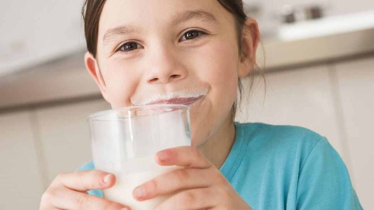 الامارات | مختصون: انتبهوا إلى المشروبات المناسبة لأطفالكم.. وكميتها يومياً