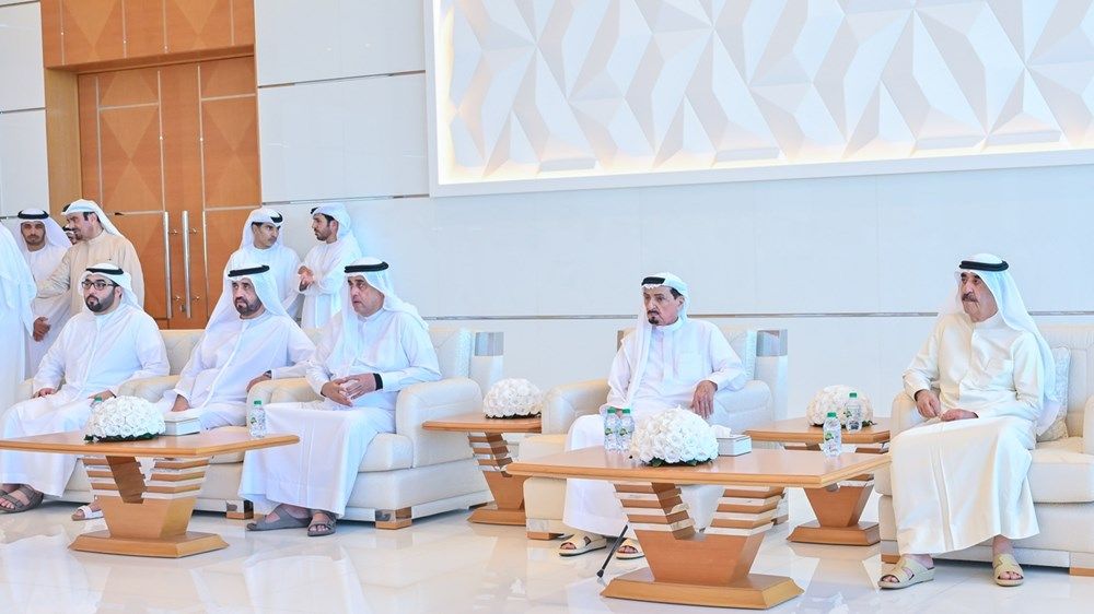 حاكم عجمان يقدم واجب العزاء في وفاة الشيخة حصة بنت حميد بن عبدالرحمن الشامسي