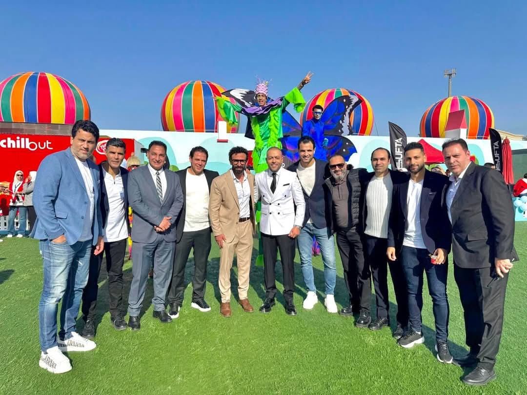 نجوم الفن والرياضة يلبون دعوة الرئيس السيسي لأداء صلاة عيد الفطر.. صور