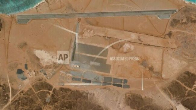 شاهد.. مهبط سري للطائرات في ميون تعجيلا بزوال الحوثي