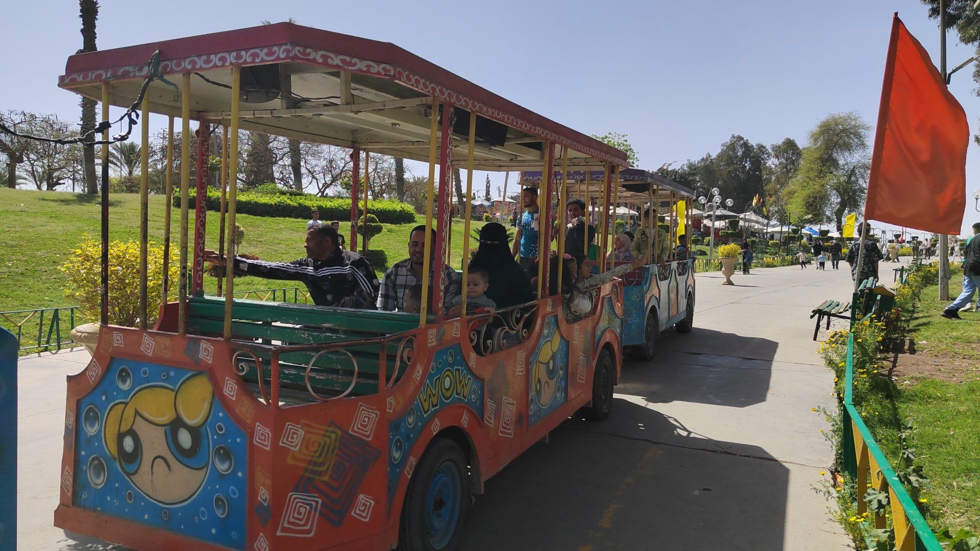 فرحة العيد.. الطفطف يجوب الحديقة الدولية احتفالا بالعيد.. صور