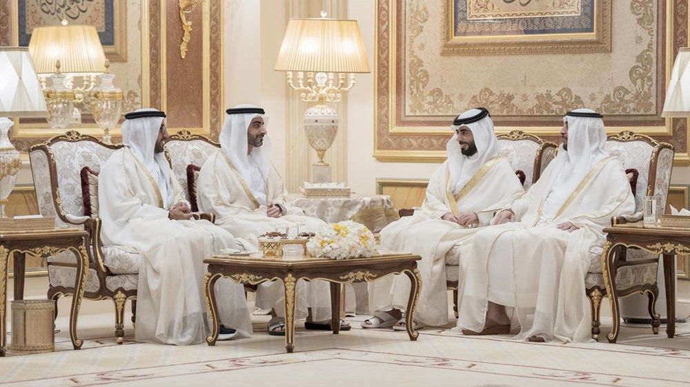 حاكم الشارقة يواصل استقبال المهنئين بحلول عيد الفطر المبارك