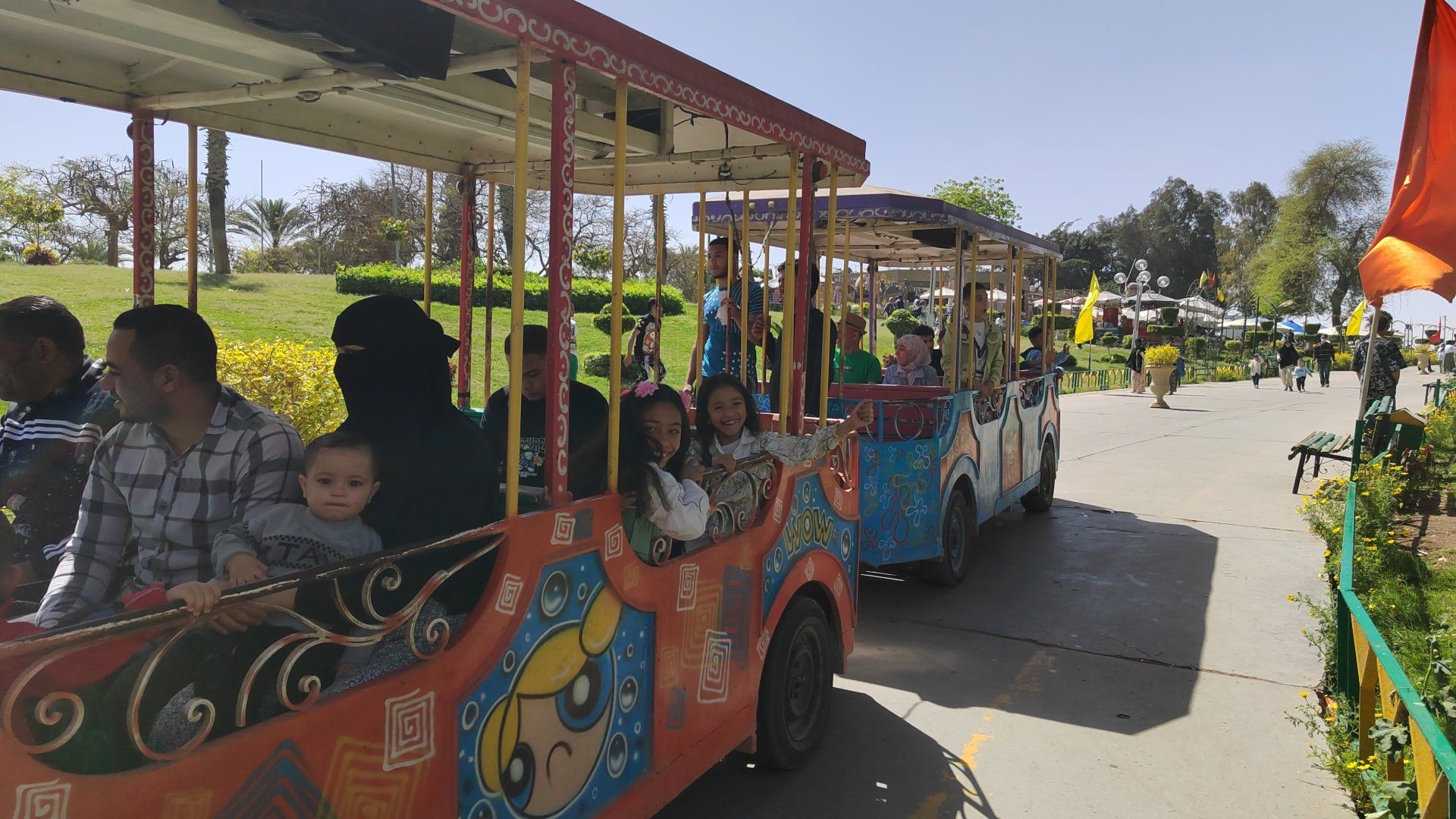 فرحة العيد.. الطفطف يجوب الحديقة الدولية احتفالا بالعيد.. صور