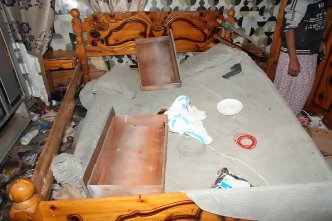 شاهد..هذا ما فعله البحر بالمنازل في ذوباب اليمنية