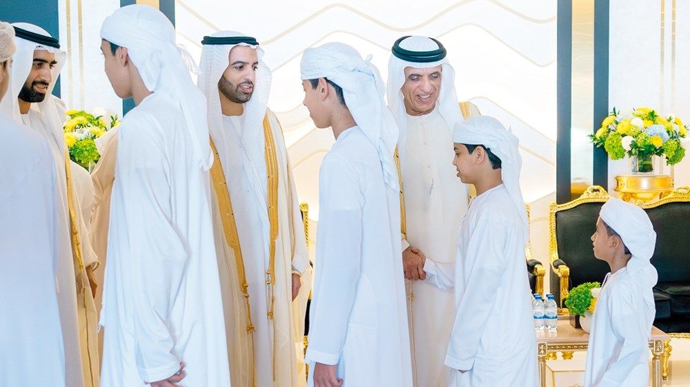 الحكام يواصلون استقبال المهنئين بحلول عيد الفطر المبارك