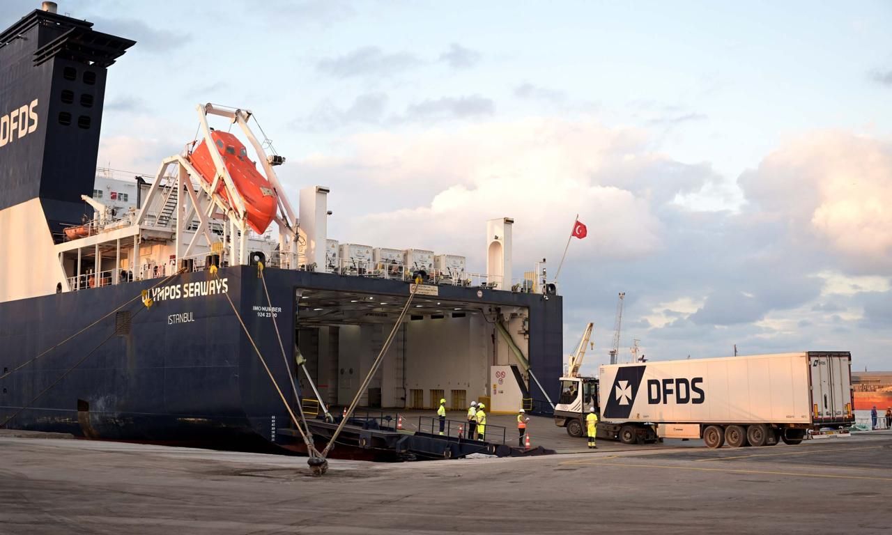 كل ما تريد معرفته عن خط الرورو بين مينائى دمياط وتريستا الإيطالي