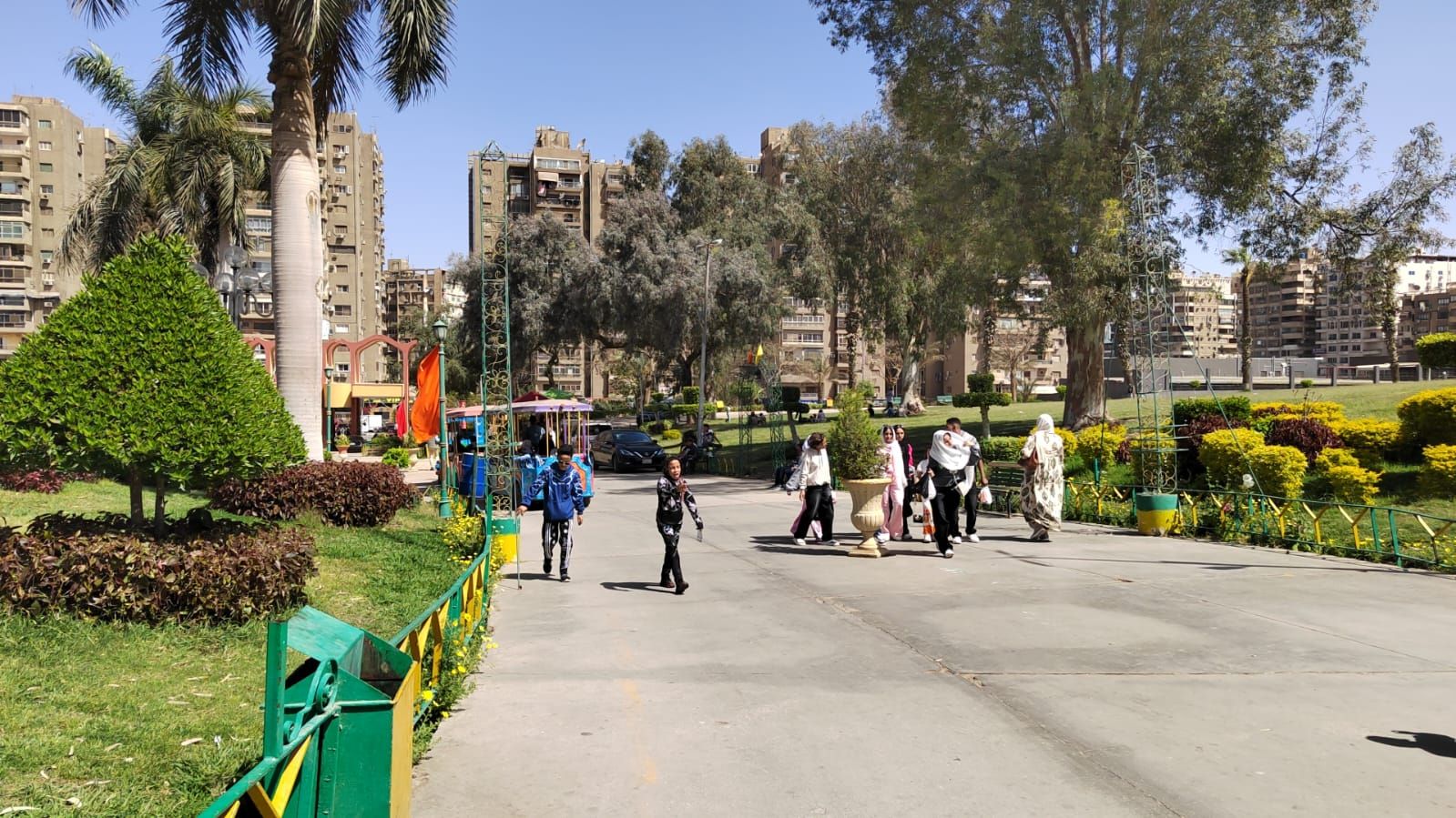 إقبال على الحديقة الدولية فى أول أيام عيد الفطر.. صور