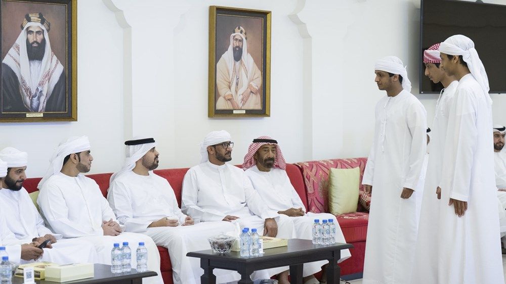 ذياب بن محمد بن زايد يُقدِّم واجب العزاء في وفاة صبحا حمدان الكتبي