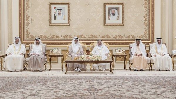 حاكم الشارقة يواصل استقبال المهنئين بحلول عيد الفطر المبارك