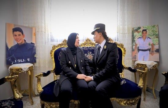 تنفيذا لتوجيهات الرئيس.. الداخلية تزور أسر الشهداء فى العيد