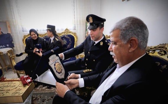 تنفيذا لتوجيهات الرئيس.. الداخلية تزور أسر الشهداء فى العيد