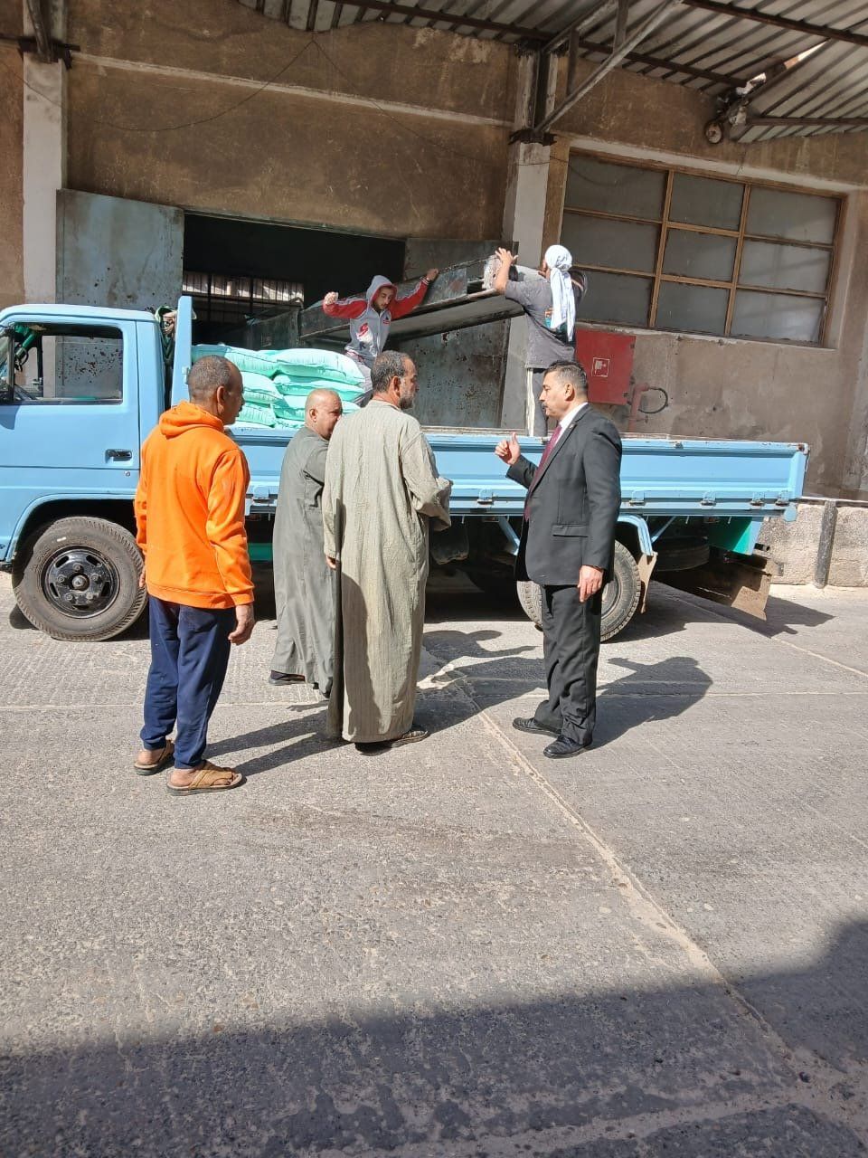 وزير التموين يطمئن على توافر السلع ورقابة الأسواق أول أيام عيد الفطر.. صور