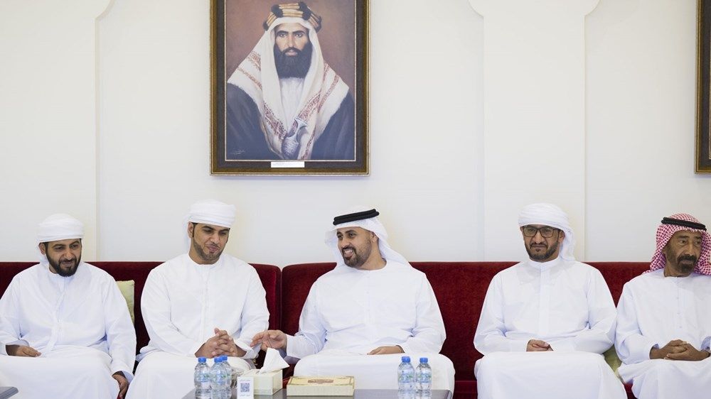 ذياب بن محمد بن زايد يُقدِّم واجب العزاء في وفاة صبحا حمدان الكتبي