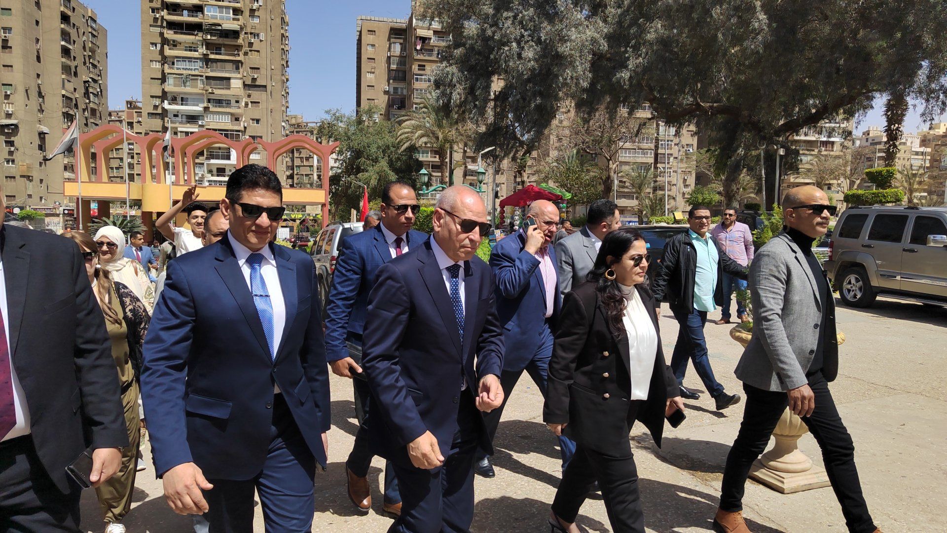 محافظ القاهرة يتفقد الحديقة الدولية وسط إقبال كبير فى أول أيام عيد الفطر