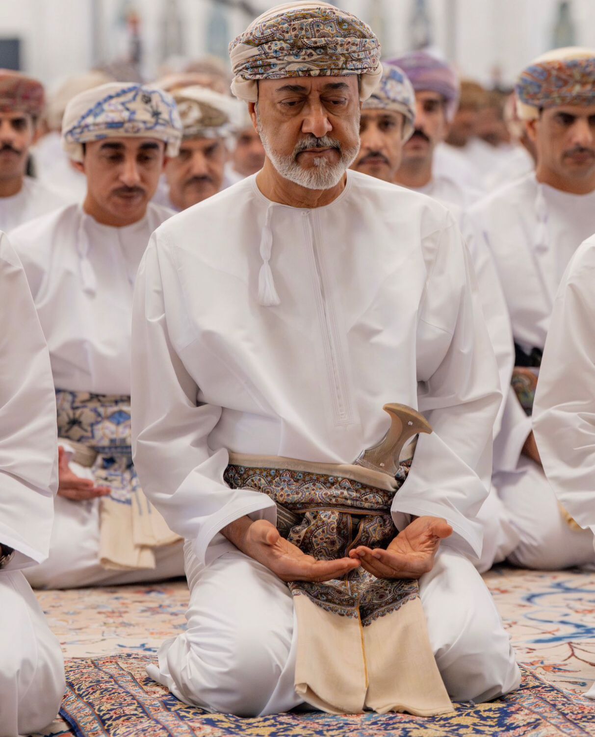 أول صلاة عيد بالجامع الأكبر بعُمان منذ افتتاح السلطان قابوس له فى 2001.. صور