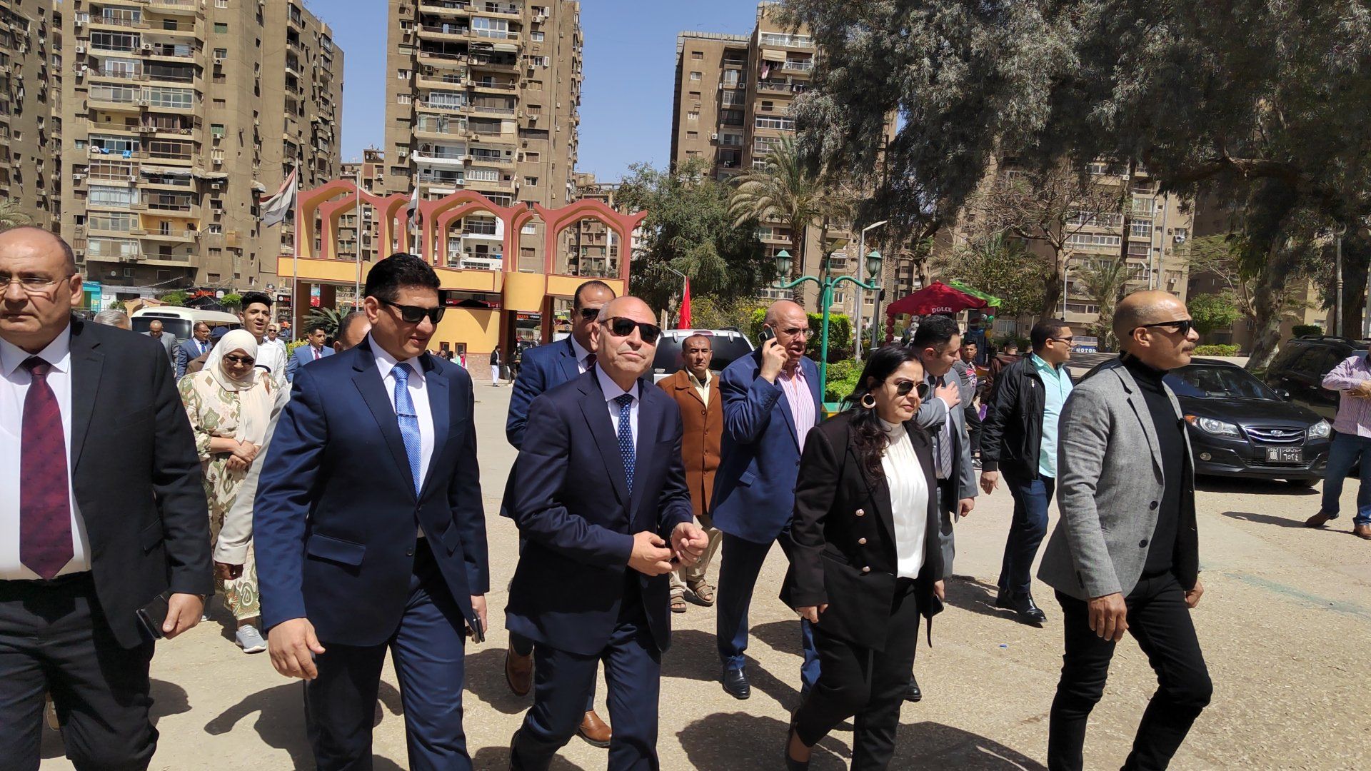 محافظ القاهرة يتفقد الحديقة الدولية وسط إقبال كبير فى أول أيام عيد الفطر