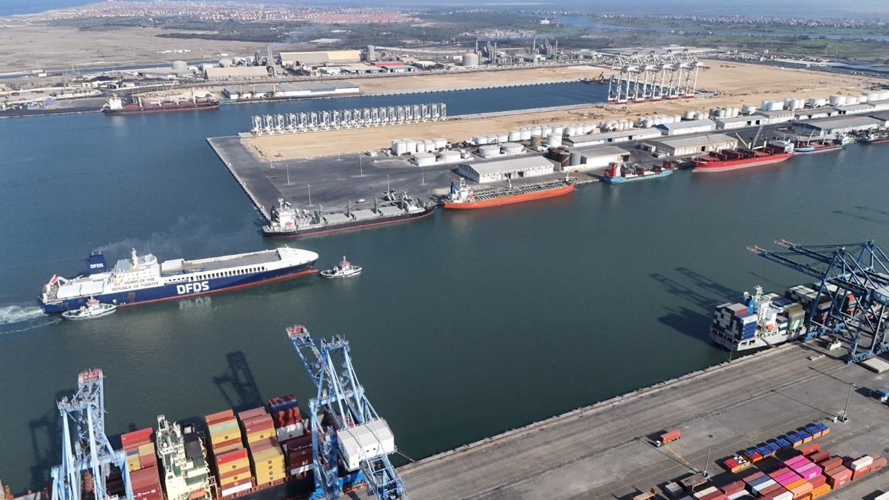 كل ما تريد معرفته عن خط الرورو بين مينائى دمياط وتريستا الإيطالي