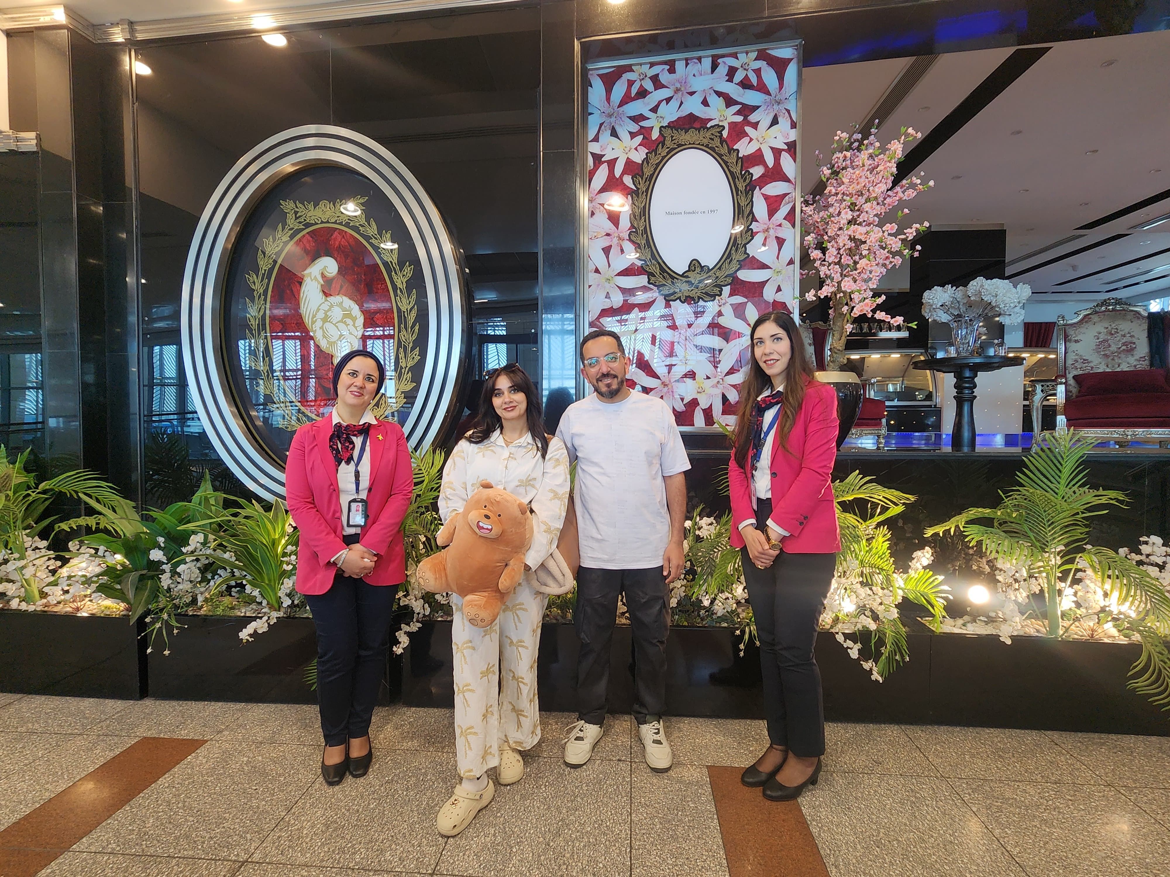 مطار القاهرة يحتفل مع المسافرين بعيد الفطر المبارك.. صور