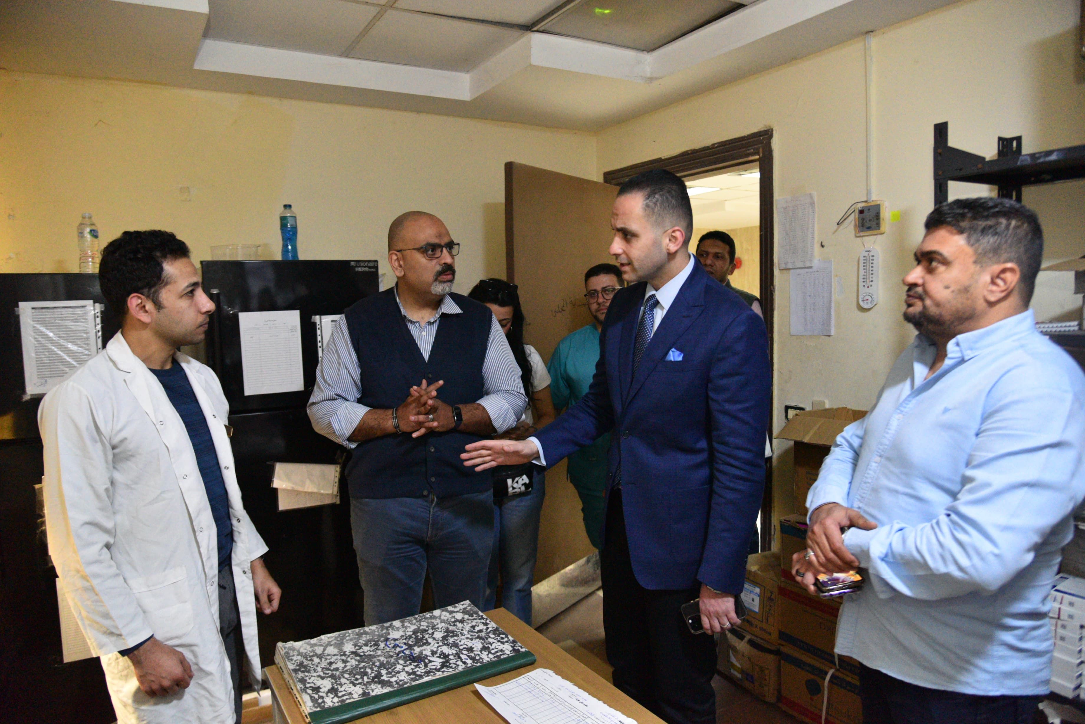 نائب وزير الصحة يوجه بتوفير جهاز أشعة للأسنان بمستشفى الحمام المركزى