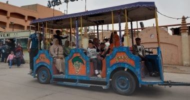 "الطفطف" ينشر البهجة بين زوار الحديقة الدولية فى ثانى أيام العيد.. صور