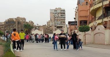 الحديقة الدولية تستقبل آلاف الزوار فى أجواء احتفالية بثانى أيام العيد