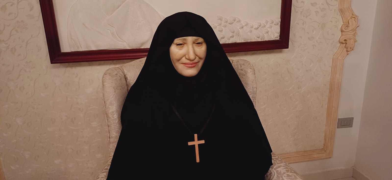 كأنها لا زلت على قيد الحياة.. أول تمثال للأم إيرينى رئيس دير الراهبات