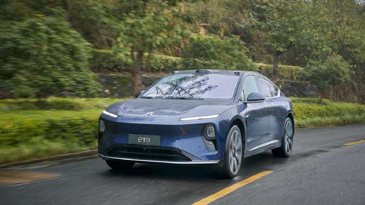 الامارات | الصين تشعل المنافسة: سيارة كهربائية بفخامة طائرات الدرجة الأولى