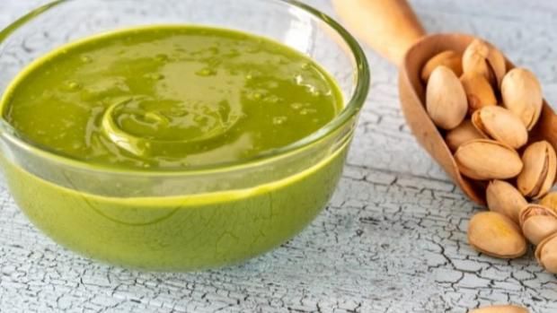 هل صوص البستاشيو مصنوع من الفستق؟.. الحقيقة وراء الوهم الأخضر في الحلوى