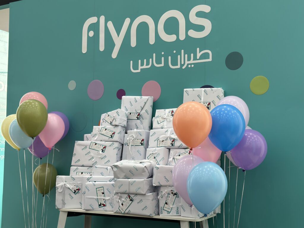 السعودية | طيران ناس يعايد الأطفال في أكثر من 5 مستشفيات بألف هدية