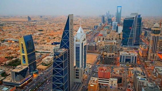 السعودية | المملكة تسجل فائض تاريخي لبند السفر في ميزان المدفوعات بـ49.8 مليار ريال في 2024